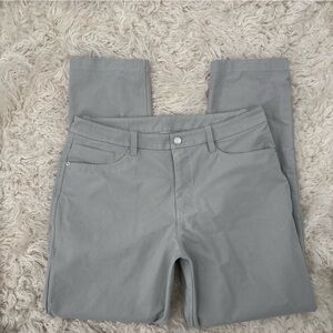 Lululemon ABC Classic 5 Pocket Light Grey Men’s Pants Size 32